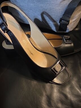 Salvatore Ferragamo Vintage Black Leather Slingbacks 8.5AA (Fits 7.5)